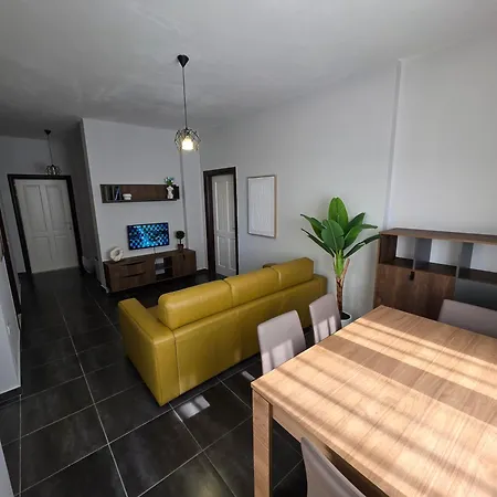 Modus Mare Gjiri I Lalzit * Plazhi San Pietro