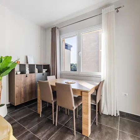 The Seabreeze By Pikhost Apartamento Plazhi San Pietro