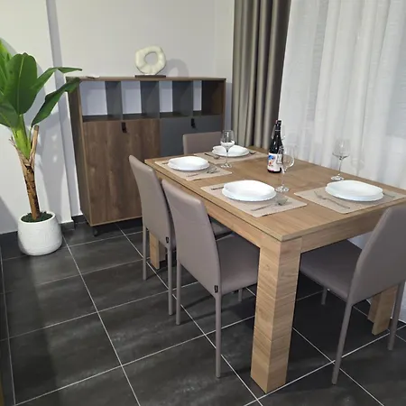 Modus Mare Gjiri I Lalzit * Plazhi San Pietro