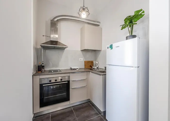 The Seabreeze By Pikhost * Plazhi San Pietro