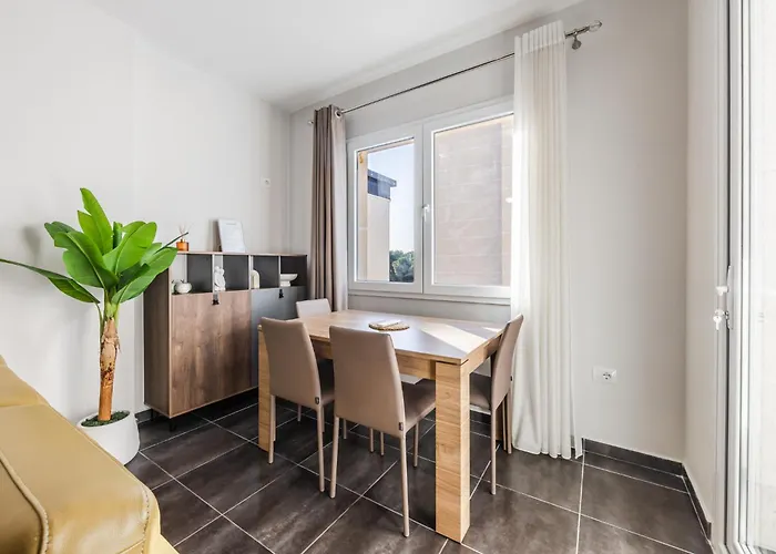 The Seabreeze By Pikhost Apartman Plazhi San Pietro