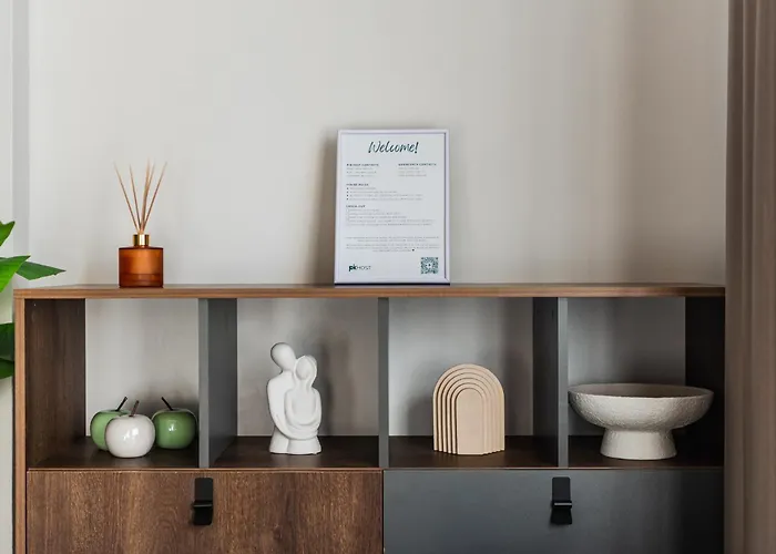 The Seabreeze By Pikhost Apartman