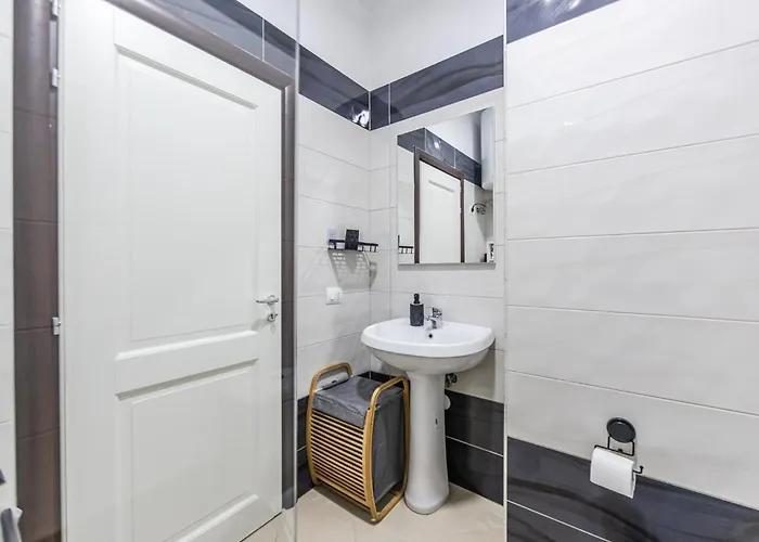 The Seabreeze By Pikhost Apartman